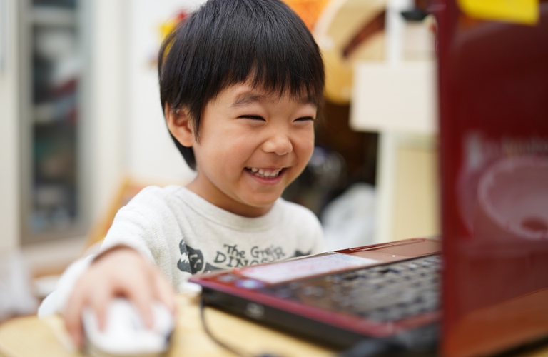 小学生向けおすすめプログラミング教材5選｜無料でも学べる！